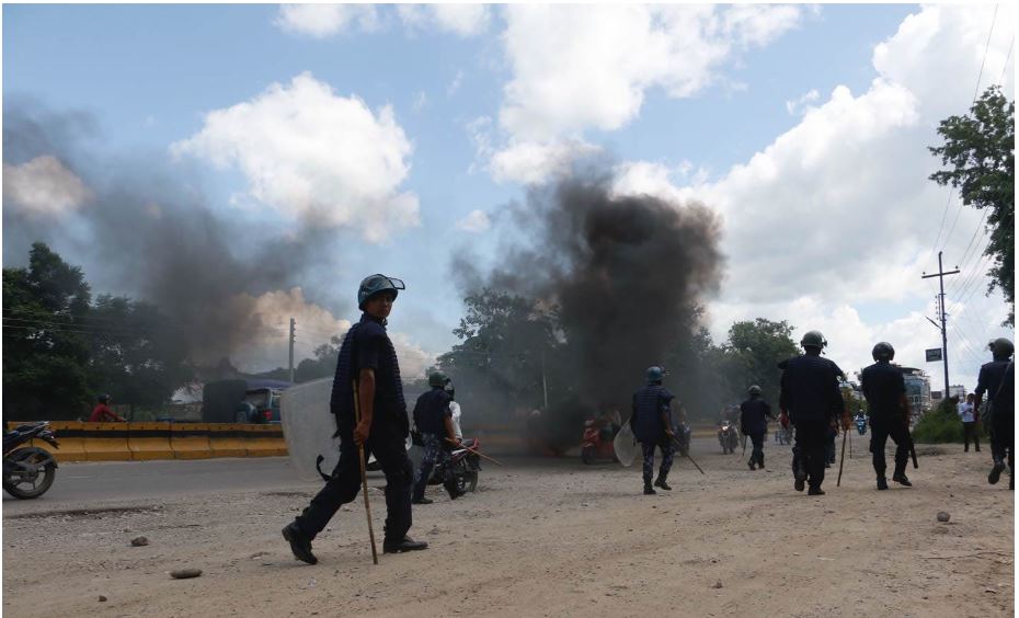 निषेधित क्षेत्र बाहिर उग्र बनेका ५ जना रवि समर्थक पक्राउ