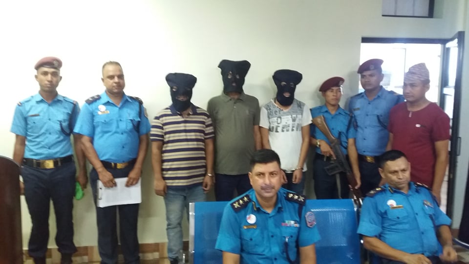 कम्मरमा भिरेको पेस्तोल देखिएपछि विराटनगरमा हत्या योजनाको पर्दाफास