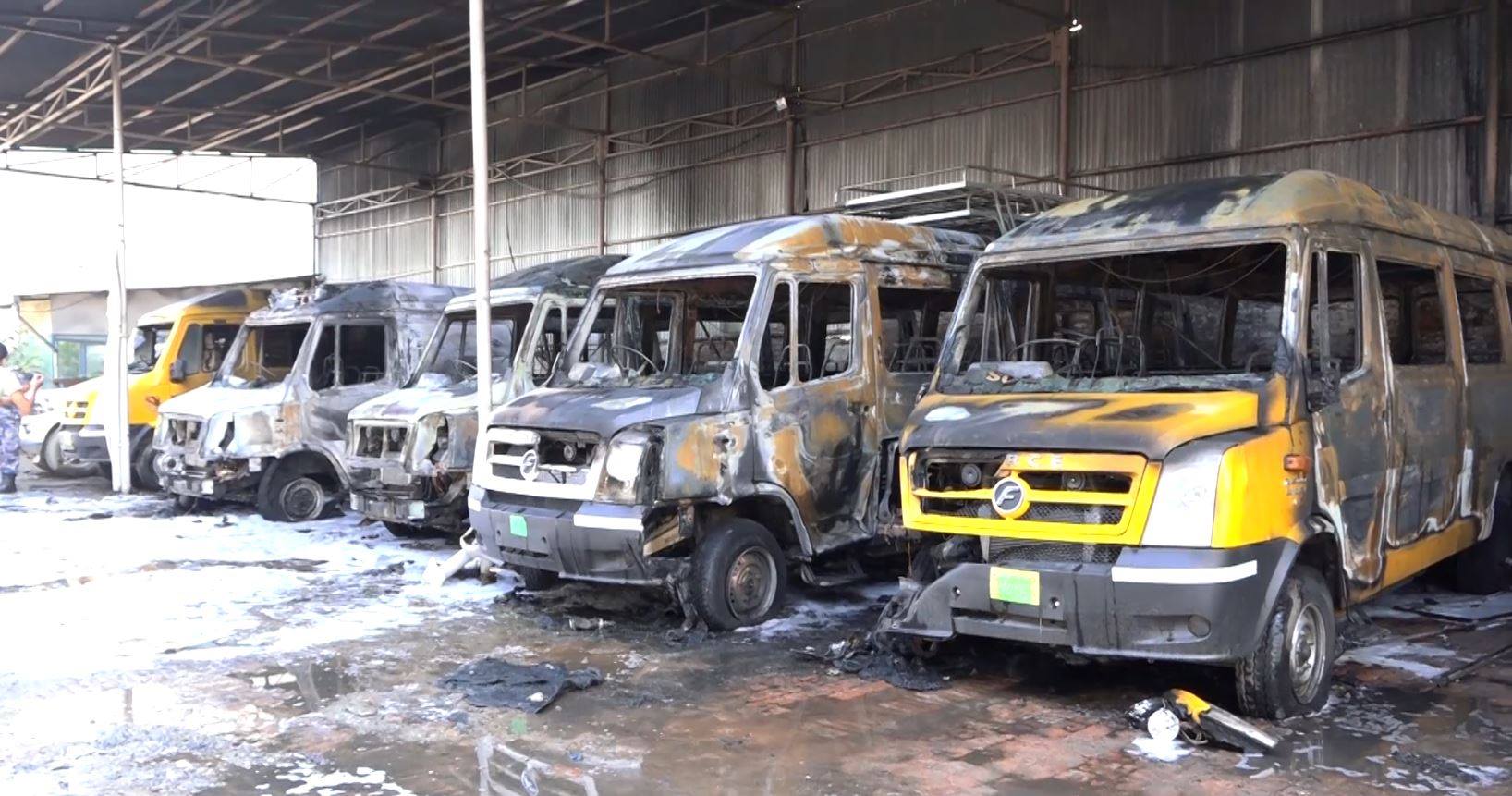 एम्बुलेन्स मर्मत गर्दा बालाजुमा आगलागी