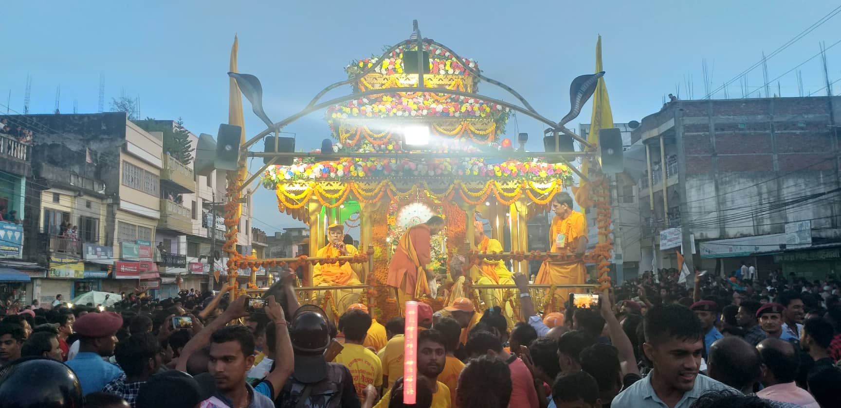 रथ बरगाछी तर्फ अघि बढ्दै