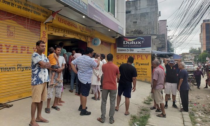 विराटनगरमा वडा प्रहरी कार्यालय नजिकै दुईवटा पसल चोरी