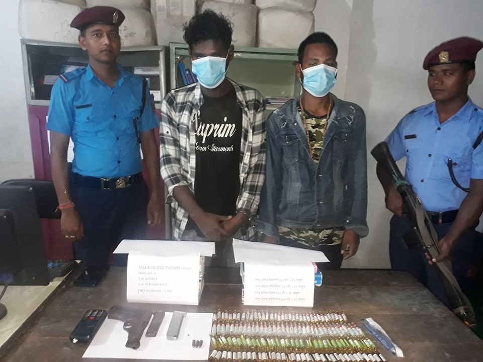 पेस्तोल र लागूऔषधसहित दुईजना पक्राउ