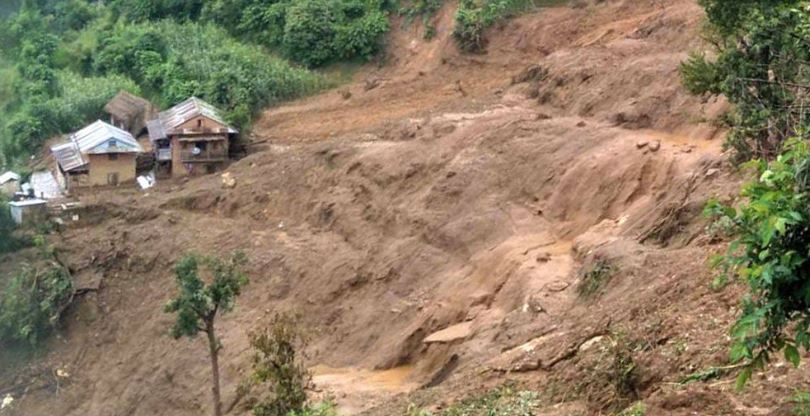 पहिरोमा पुरिएर दुई बालिकाको मृत्यु