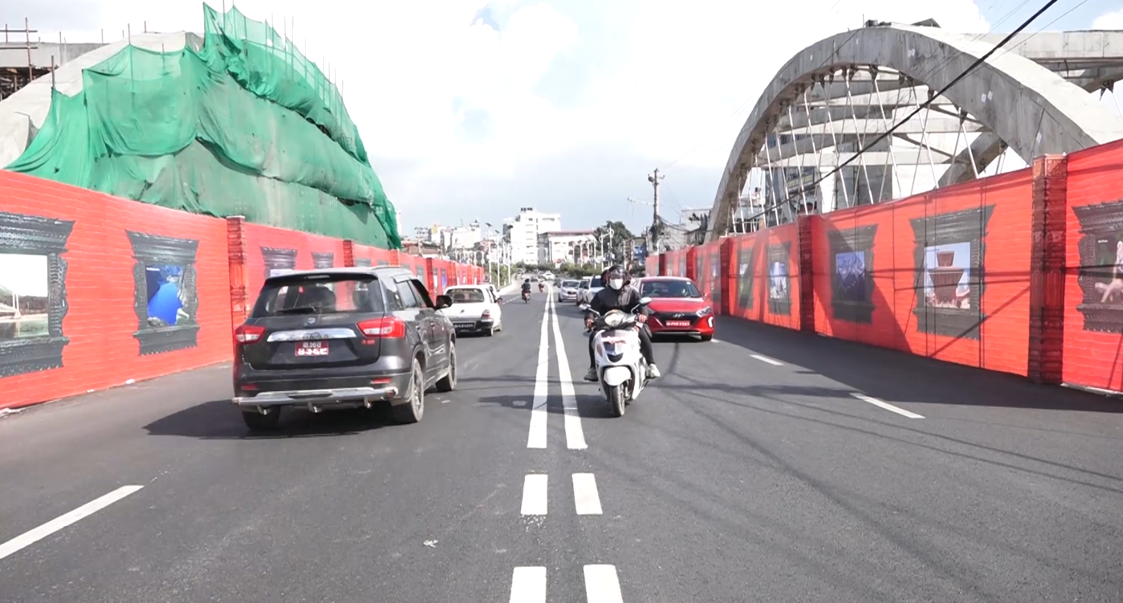 राष्ट्रपति सी हिड्ने सडकको निरीक्षण गर्न आफै निस्के प्रधानमन्त्री