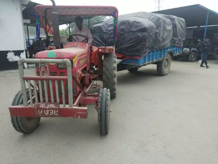 तस्करी गर्न लागिएको ७४ क्विन्टल छोकडासहितको ट्याक्टर नियन्त्रणमा