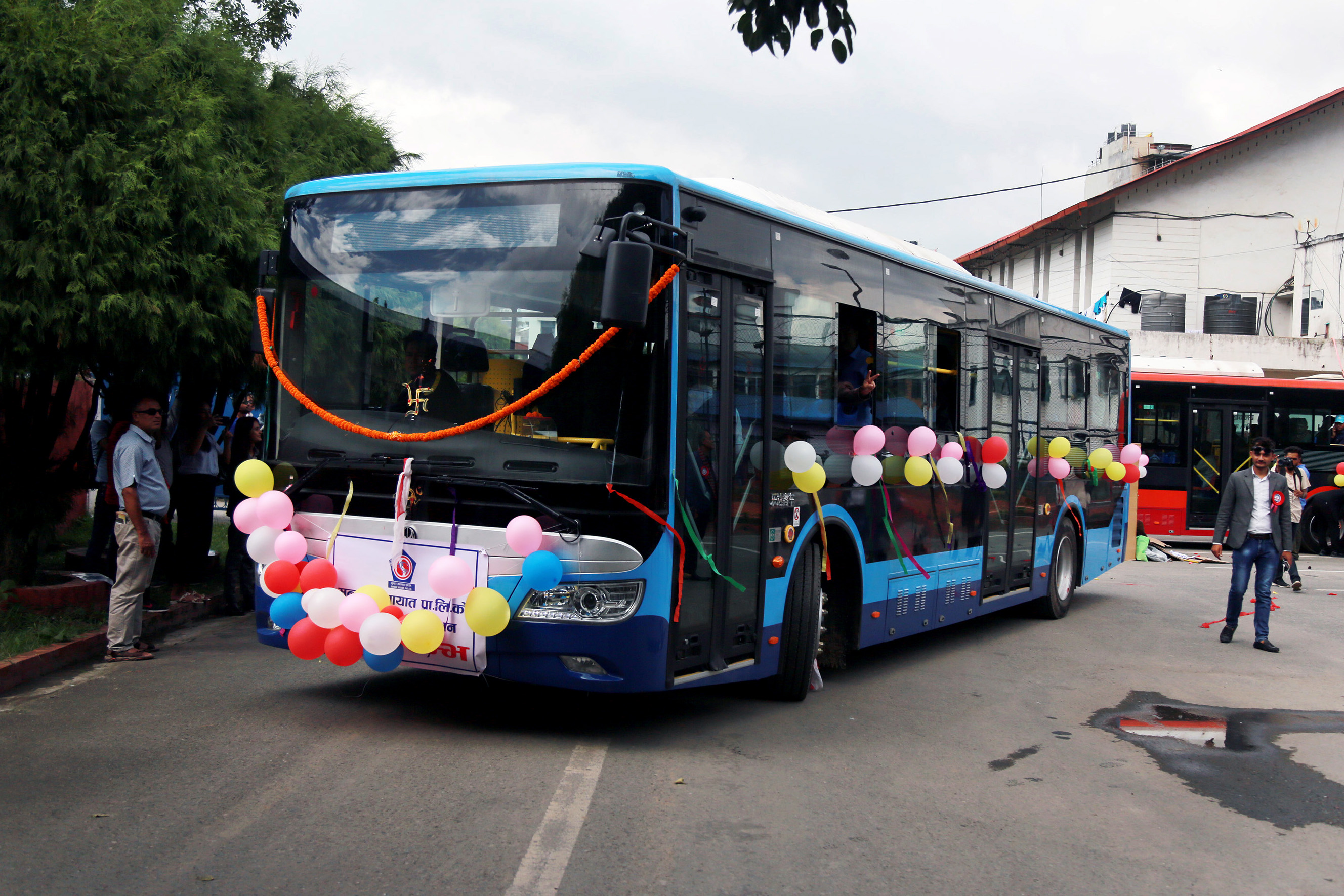 सुन्दरका विद्युतीय बस अव प्रदेश एक र पाँचमा पनि गुड्ने