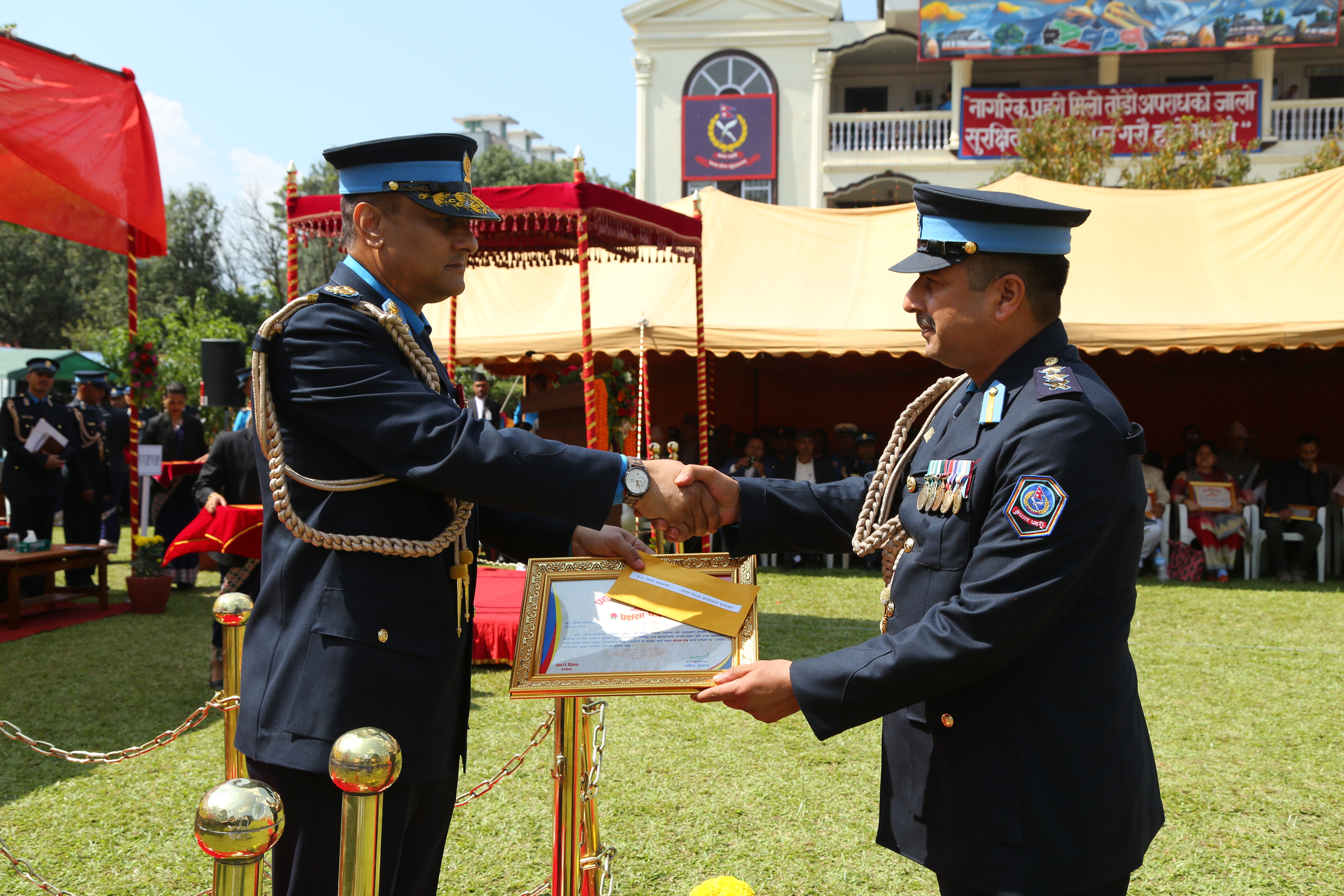मोरङका एसपी अधिकारी कार्यसम्पादनमा उत्कृष्ट