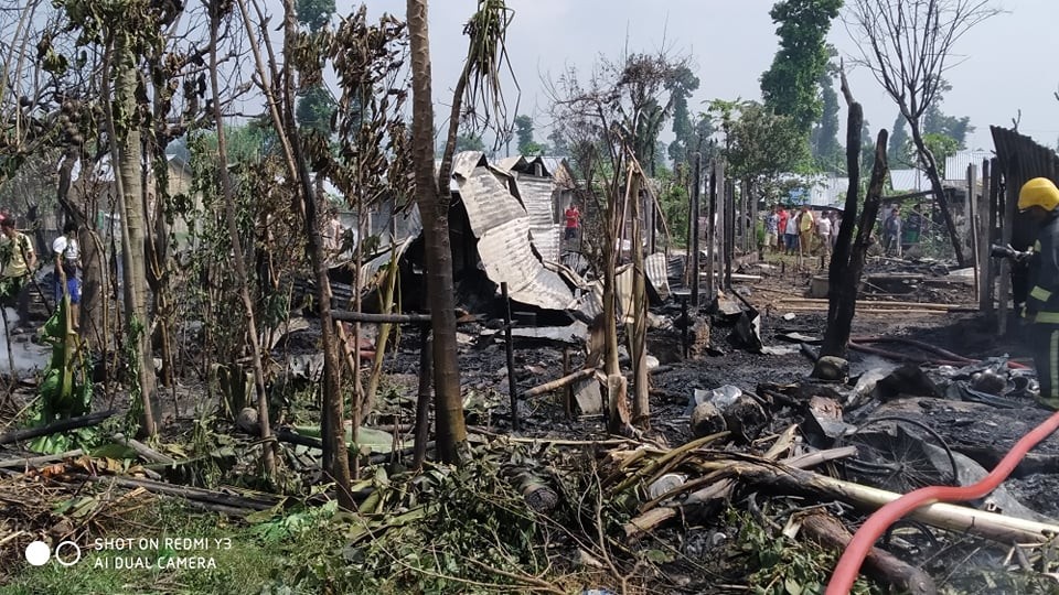 बेलडाँगीको भुटानी शरणार्थी शिविरमा आगलागी, नाै घर जले