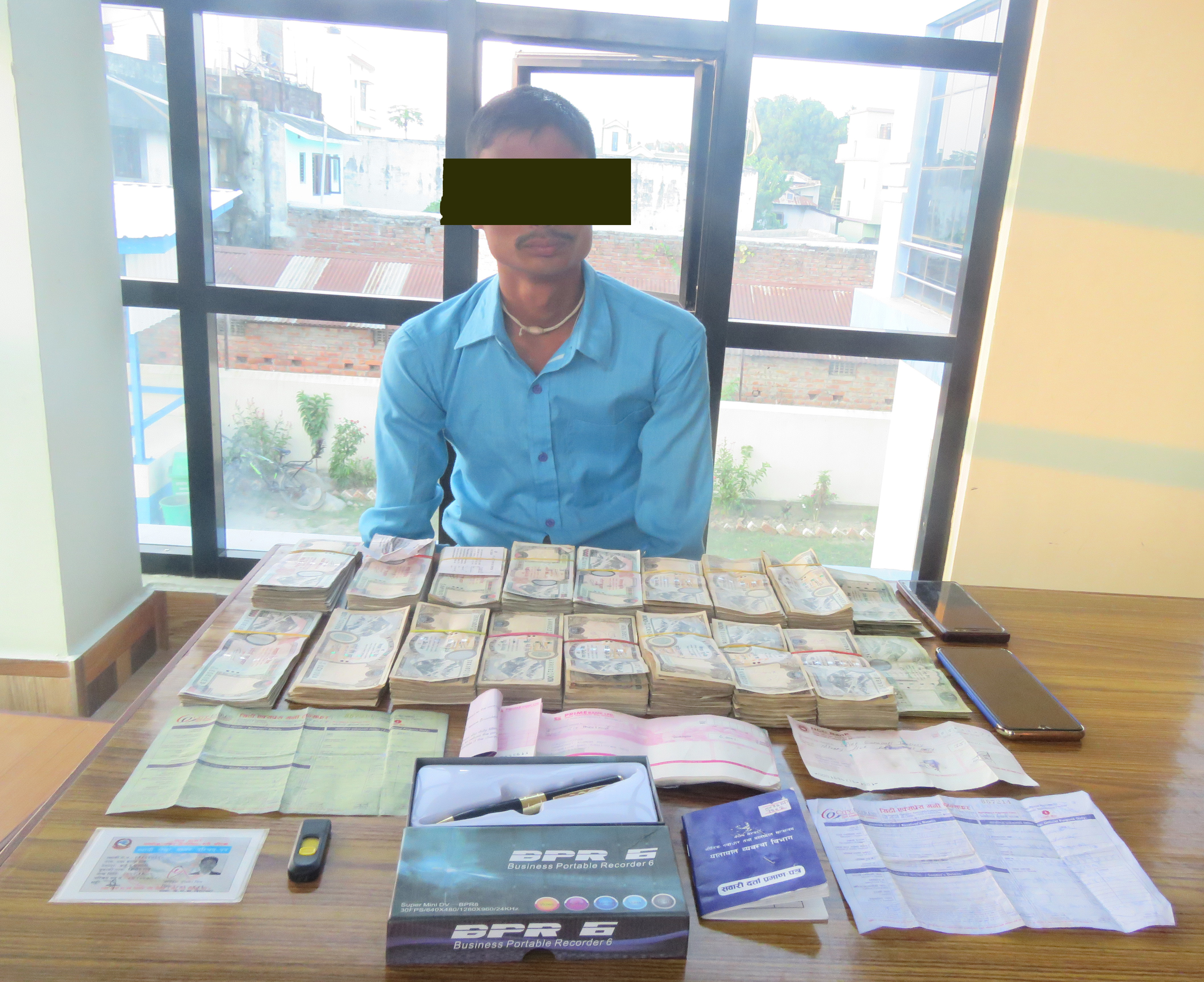 अवैध हुण्डी कारोवारी विराटनगरबाट पक्राउ