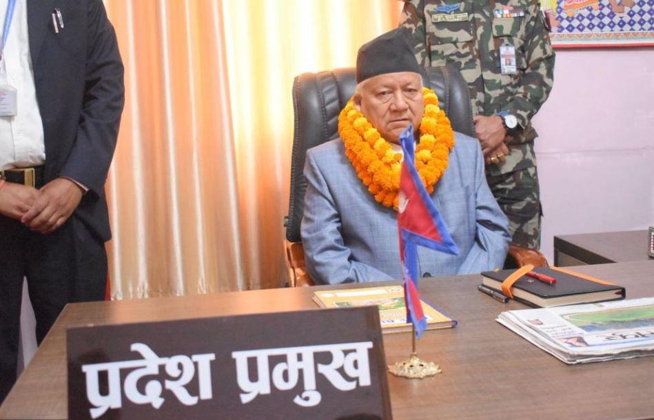 प्रदेश २ का नवनियुक्त प्रदेश प्रमुखले गरे पदभार ग्रहण