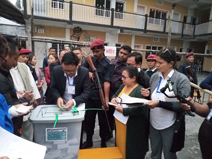 धरानमा मतदान सम्पन्न,६०% मत खसेको प्रारम्भिक अनुमान