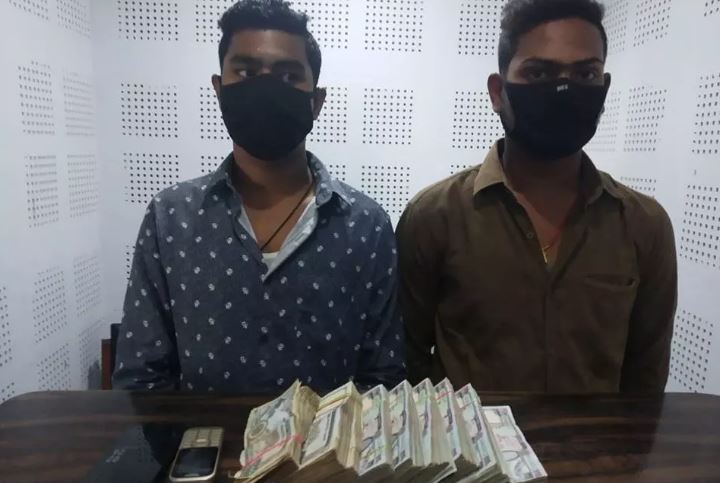 साढे ७ लाख नेपाली रुपैयाँसहित दुई भारतीय पक्राउ