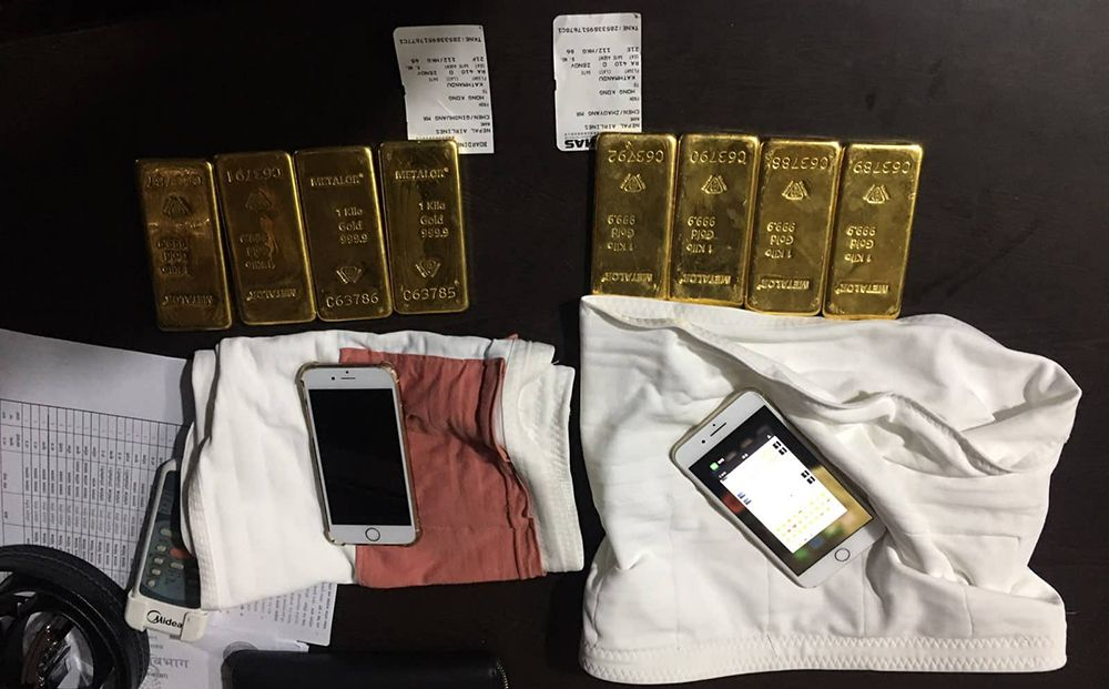 त्रिभुवन विमानस्थलबाट ८ किलो सुनसहित दुई चिनियाँ नागरिक पक्राउ