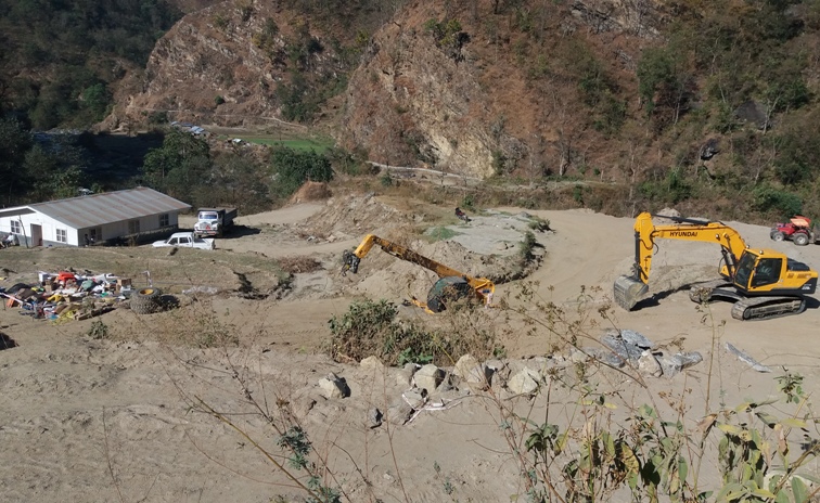 लिखु खोलामा निर्माणाधीन जलविद्युत आयोजनाको काम बन्द गर्ने स्थानीयको चेतावनी