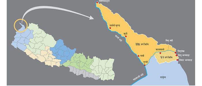 विद्यार्थीलाई लिम्पियाधुरासम्मको नक्सा बनाउन सिकाइँदै