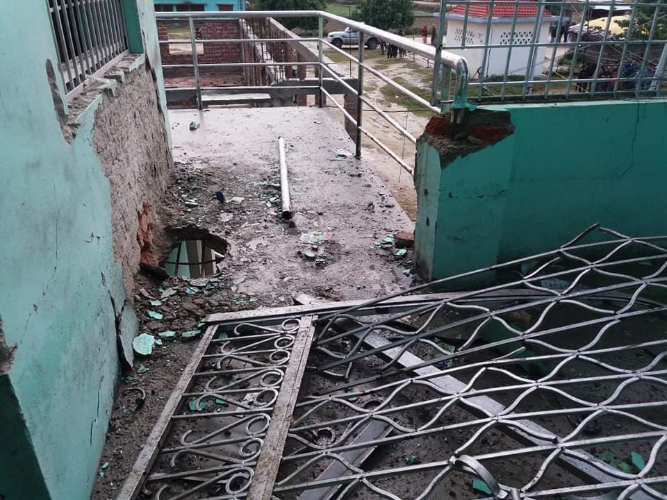 सिरहाको लक्ष्मीपुर पतारी गाउँपालिका कार्यालयमा बम विस्फोट