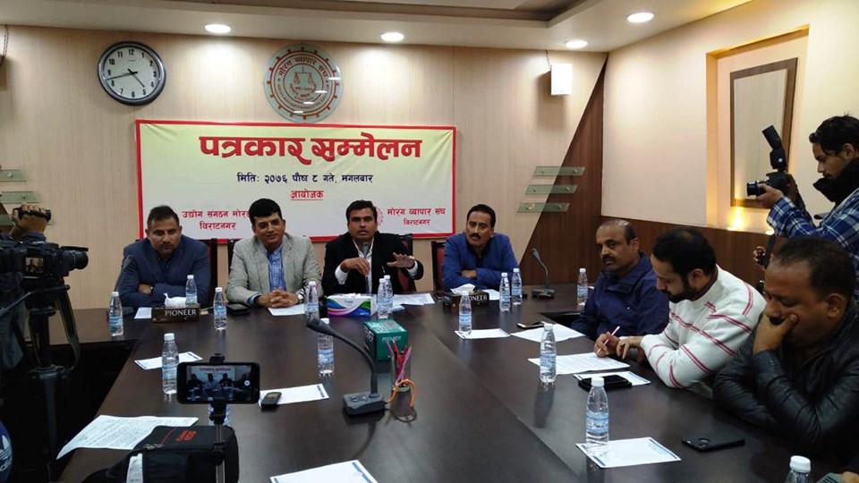 नेपालका मालबाहक गाडीलाई भारतमा अवरोध,सरकारले सुनेन