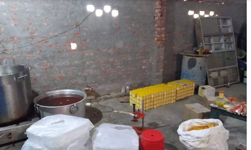 नक्कली घ्यू उत्पादक पक्राउ