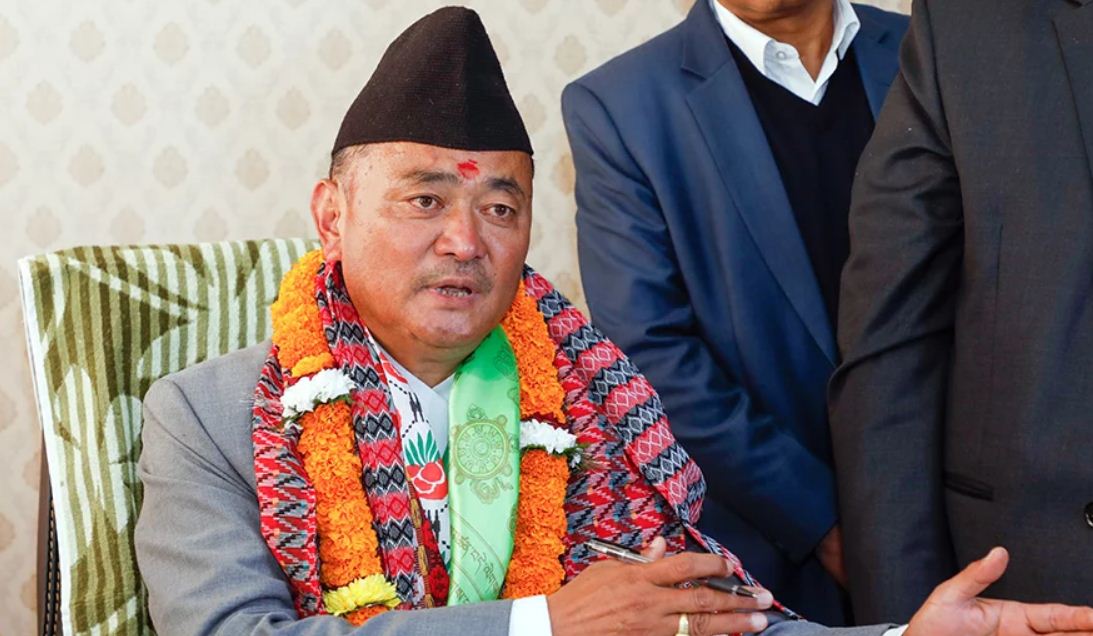 राजमार्गका खाल्डाखुल्डी तत्काल पुर्न मन्त्री नेम्वाङको निर्देशन