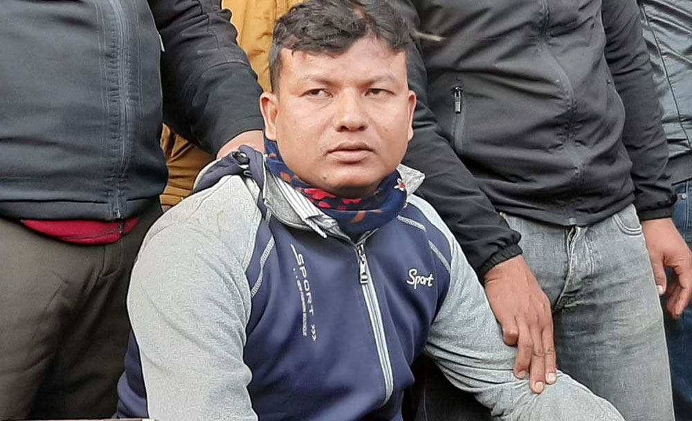 विराटनगर बसपार्कबाट सशस्त्र प्रहरी जवान घुससहित पक्राउ