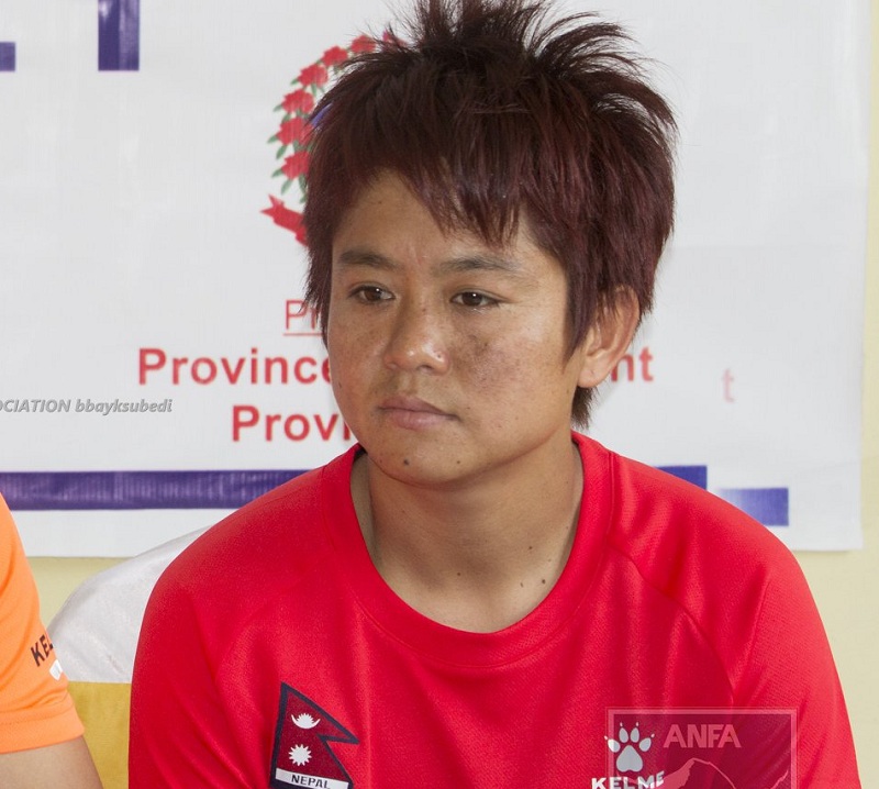 महिला फुटबलर निरु थापाद्वारा सन्यास घोषणा