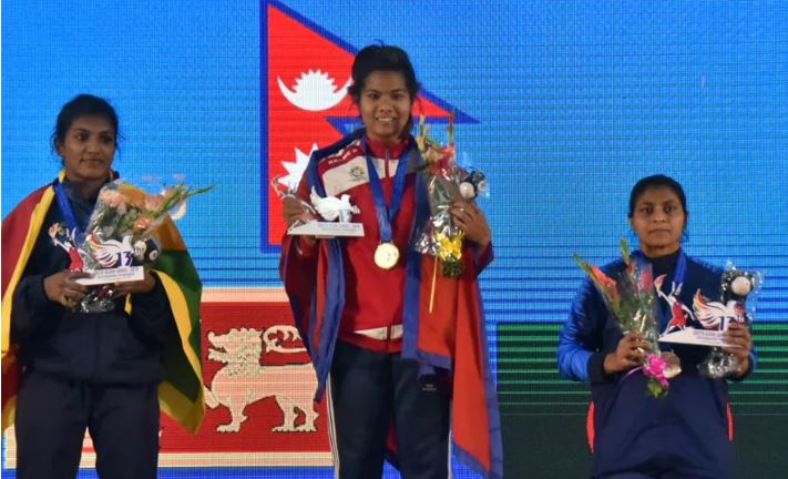 सञ्जु चौधरी बनिन् साग भारोत्तोलनमा स्वर्ण जित्ने पहिलो नेपाली महिला
