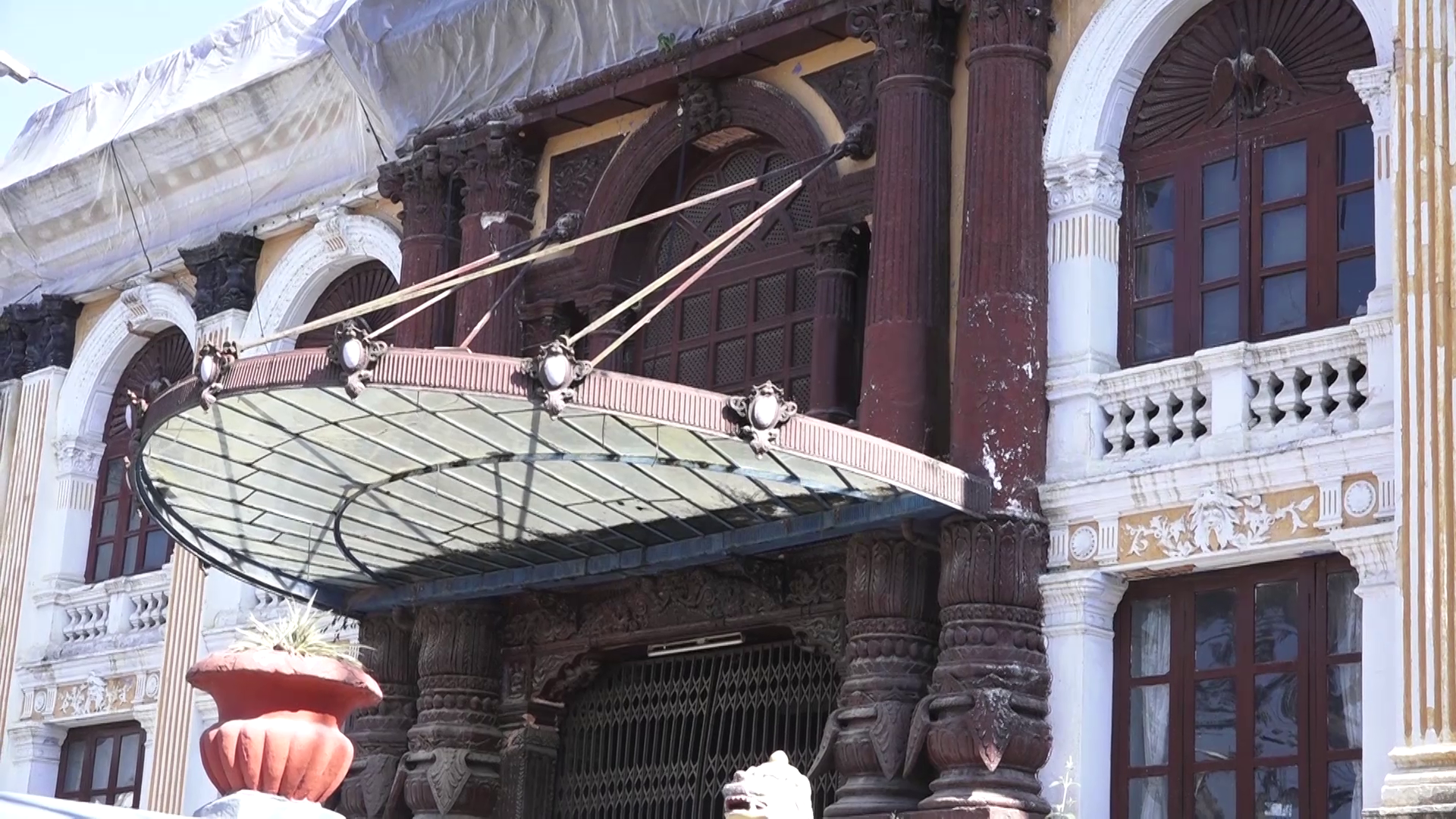 सिंहदरबारस्थित संसद भवन भत्काएर नयाँ बनाइने