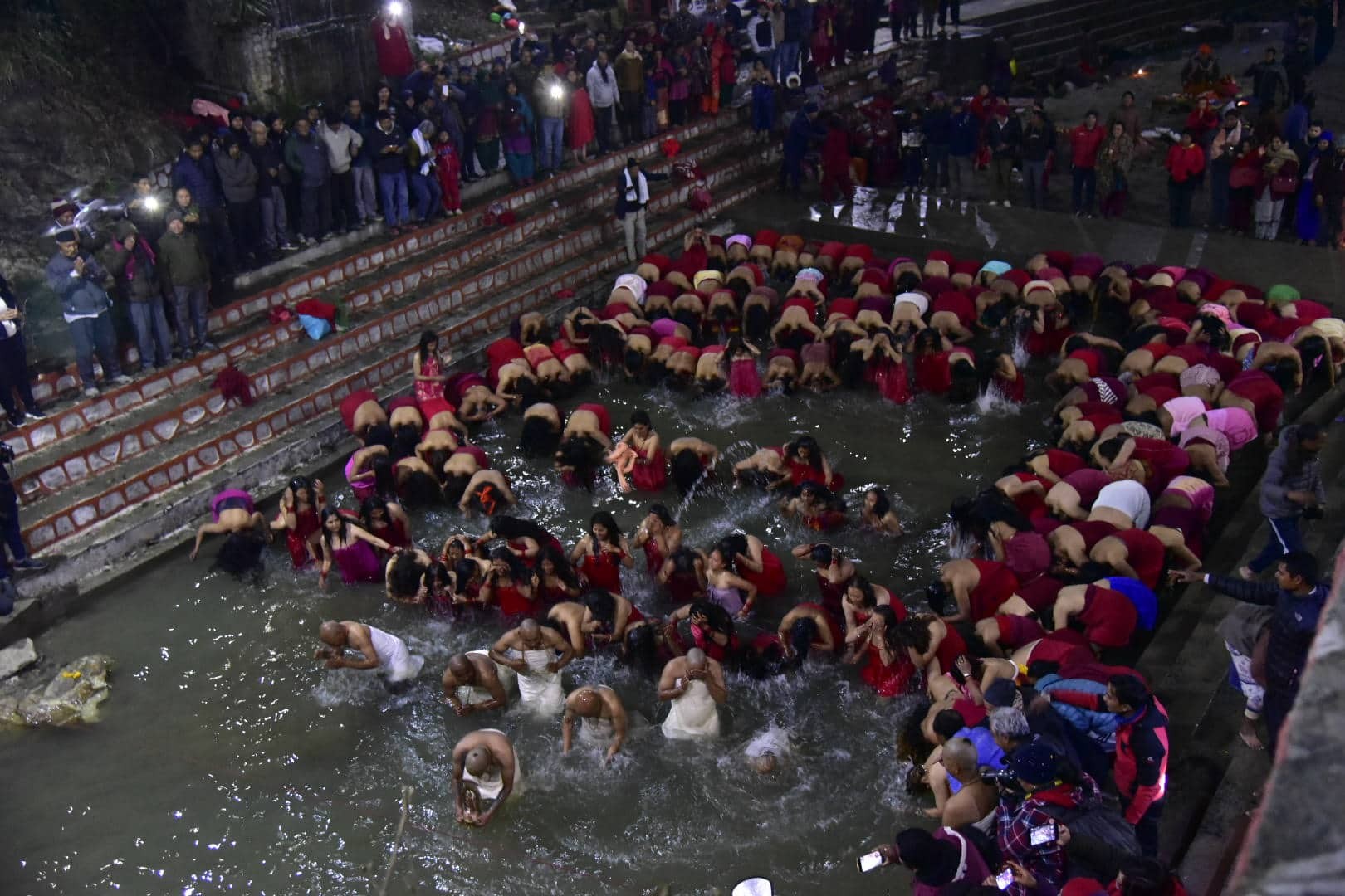 आजबाट श्रीस्वस्थानी व्रत सुरु, शालीनदीमा स्नान गर्नेको घुइँचो