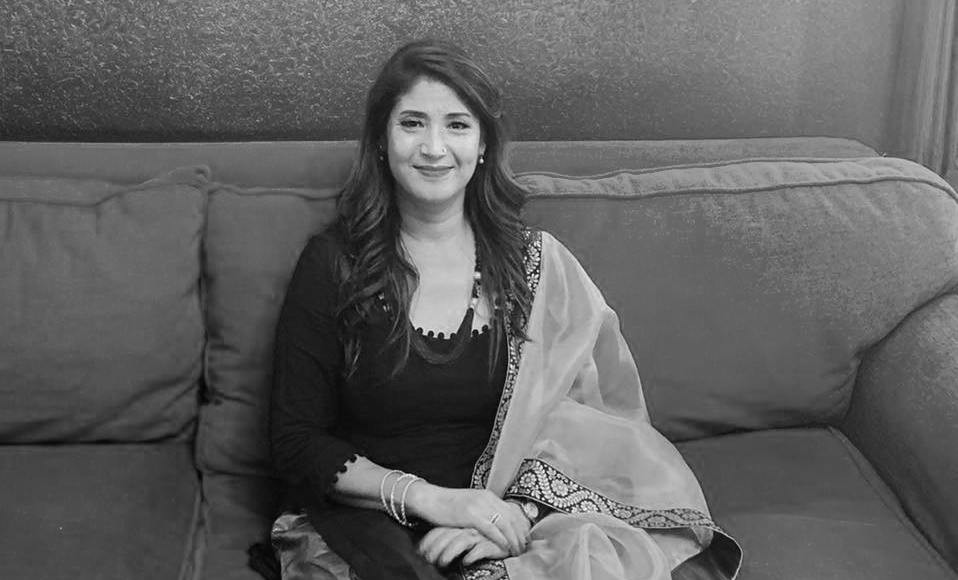 सीसीटीभीमा भेटियो पूर्वसचिव पत्नी मुनालाई कामदारले पिटेको दृश्य