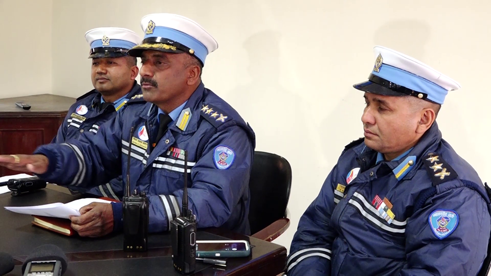 ट्राफिक प्रहरीले ६ महिनामा २० हजारलाई कारवाही गर्यो