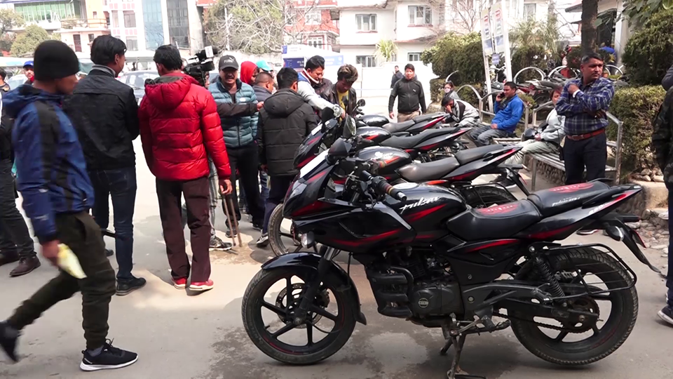 काठमाडौंबाट चोरिएका मोटरसाइकलहरु धादिङबाट बरामद