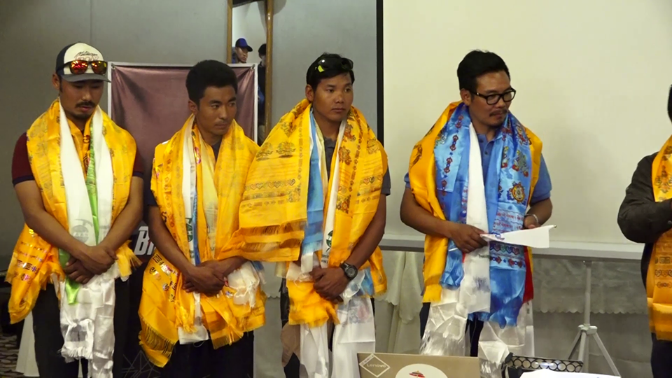 चारजना शेर्पाहरुले पाँच दिनमा सगरमाथा आरोहण गर्ने