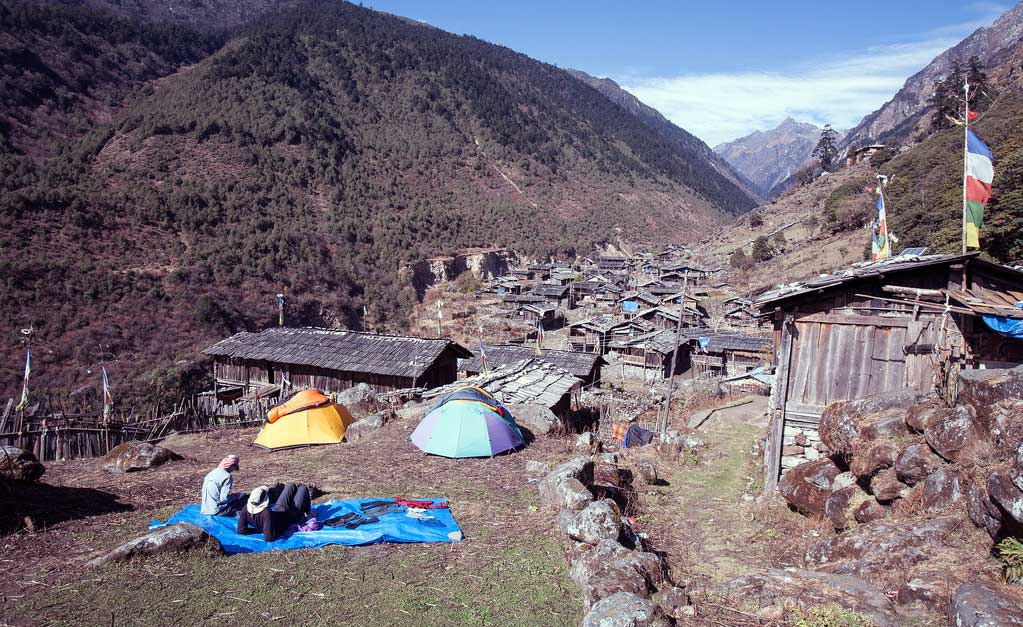 कोरोना भाइरसको कारण देखाउँदै ओलाङचुङगोला नाका बन्द