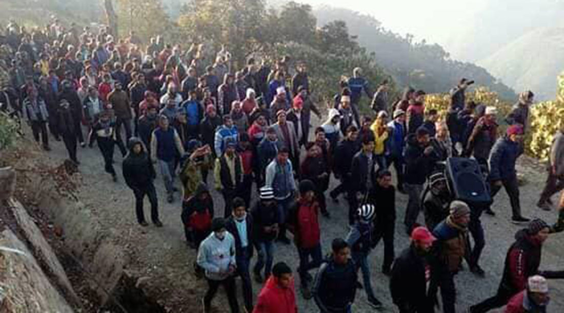 वडाध्यक्ष हत्या प्रकरणः आफन्तले घटनास्थलबाट शव उठाउन दिएनन्, आन्दोलन आज पनि जारी