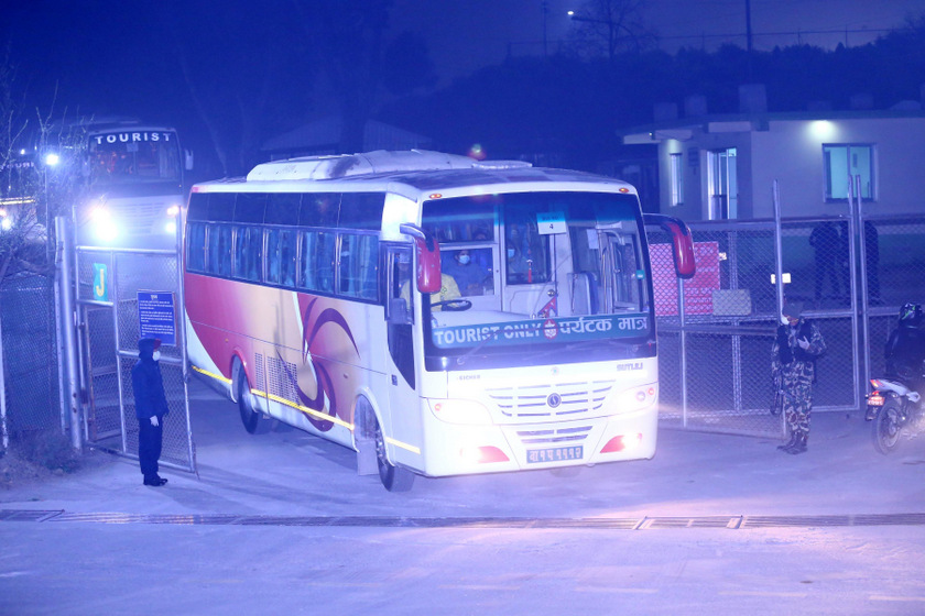 चीनबाट फर्किए नेपाली,सबैलाई खरिपाटी पुर्‍याइयो