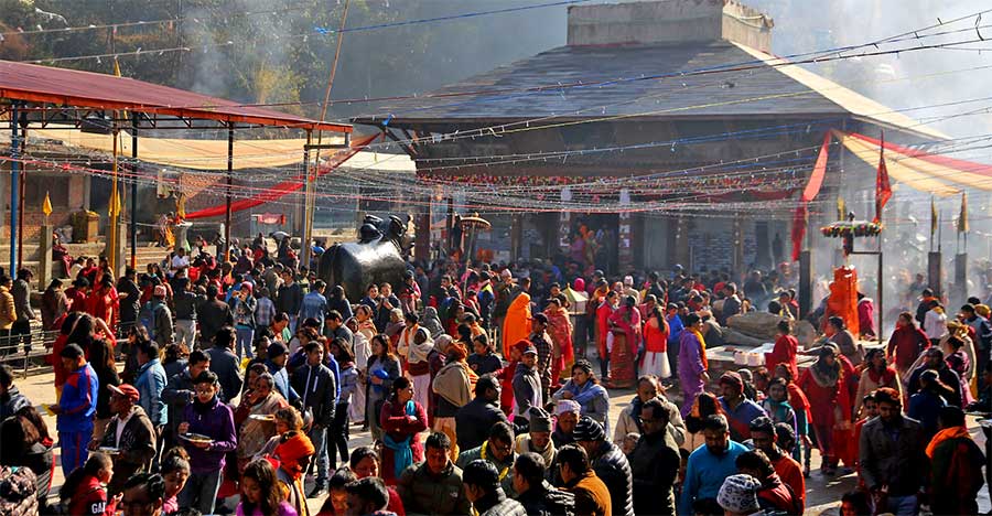 महाशिवरात्रि : डोलेश्वरदेखि कैलाशपतिसम्म दर्शनार्थीको घुइँचो