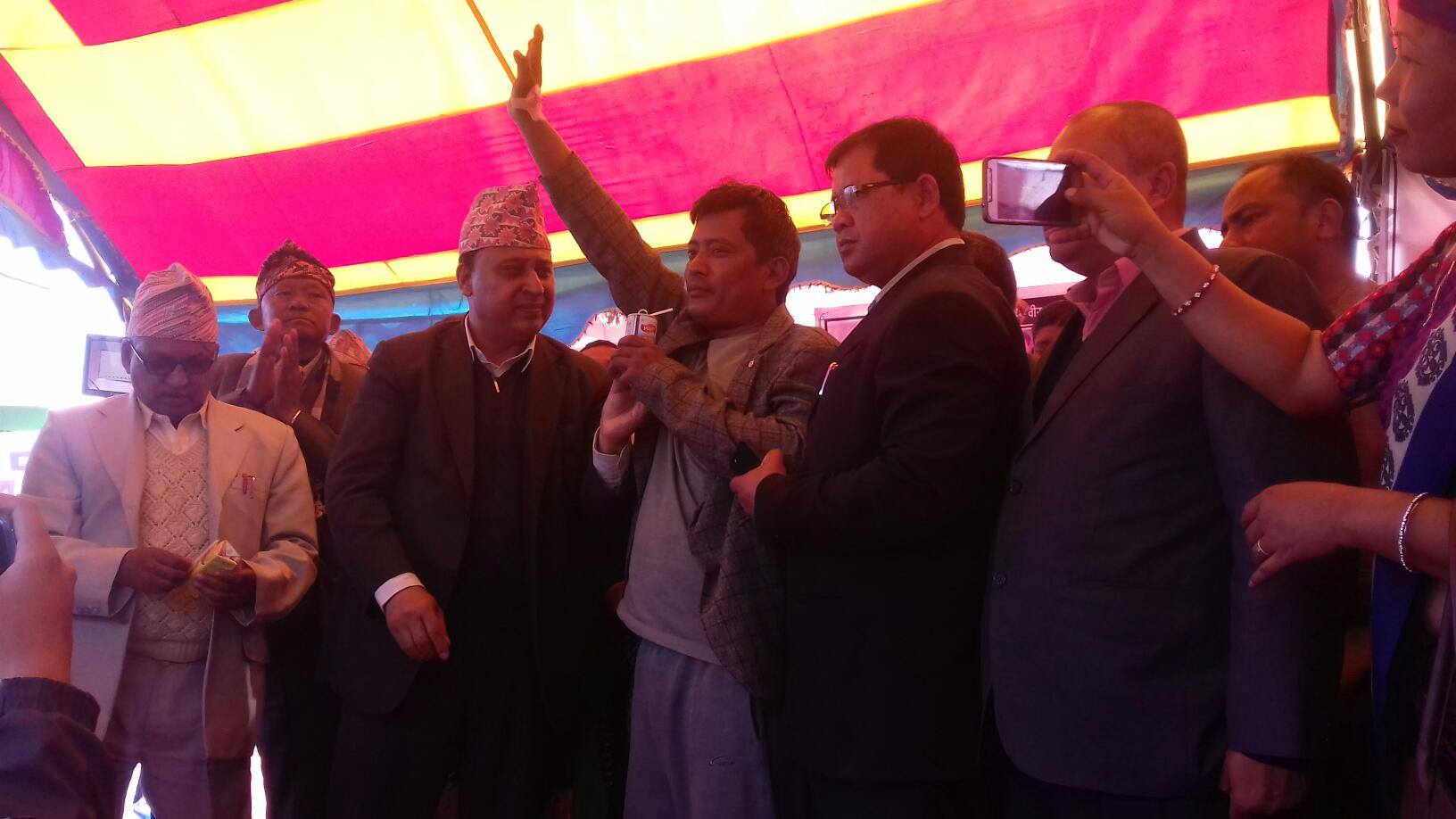 माग सम्बोधन गर्ने प्रतिबद्धता भएपछि लक्ष्मण थारुको अनसन स्थगित