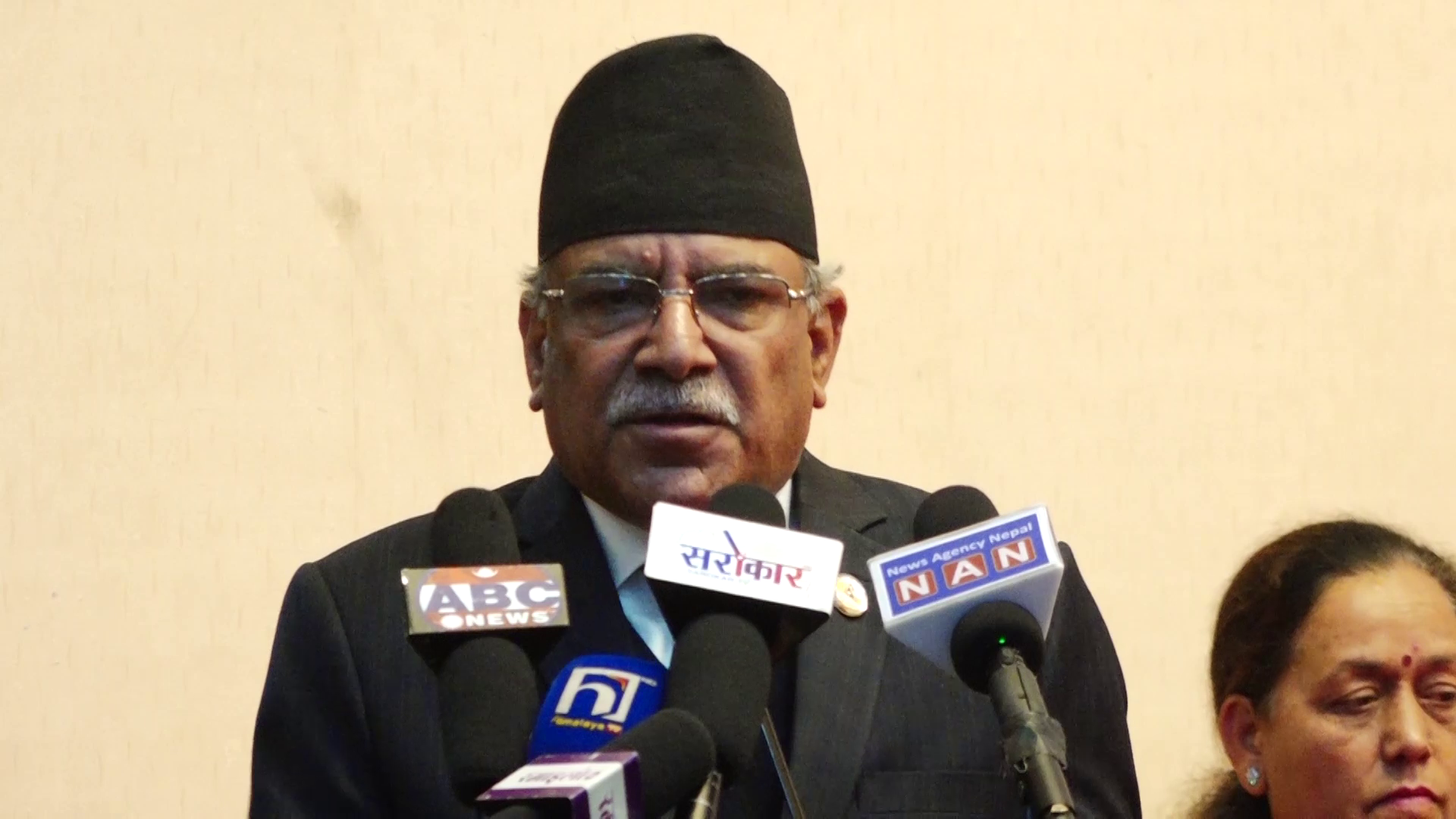 जनतालाई कम्युनिष्टबाट अलग गर्न विश्वका पूँजीपतिहरु लागेः प्रचण्ड