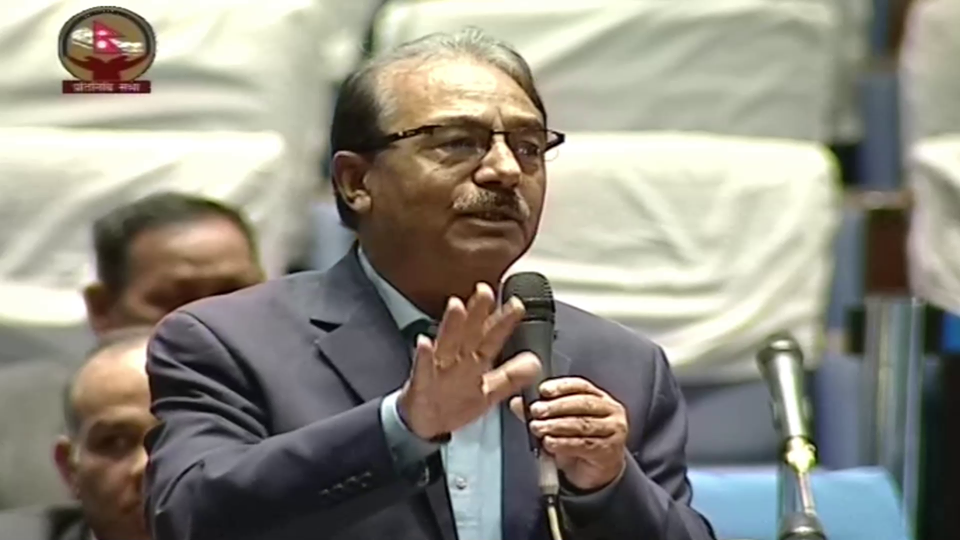 कोरोनाको त्रास संसदमा, बैठक स्थगित गर्न माग