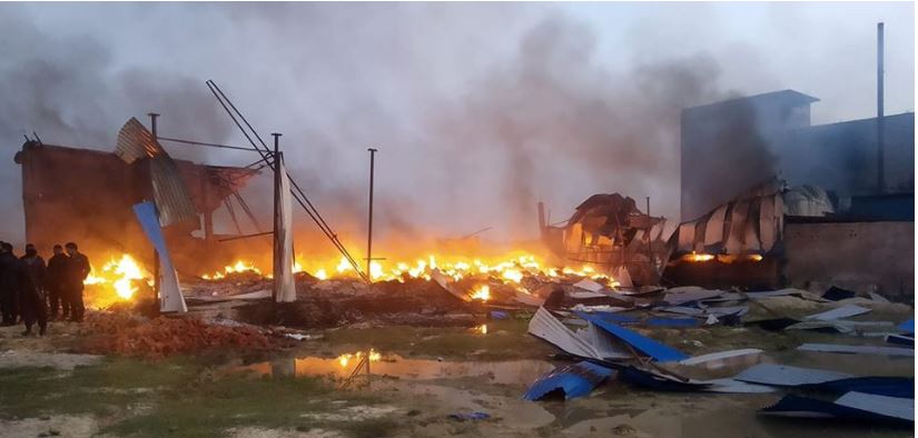 चप्पल उद्योगमा आगलागी, एकजना घाइते