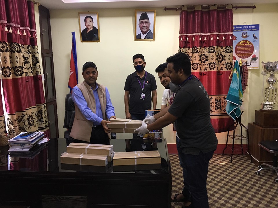 स्वास्थ्यकर्मीका लागि एनसेलले दियो नि:शुल्क सिमकार्ड