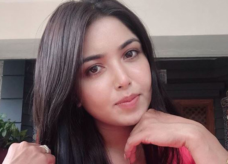 पूजाले चलचित्र प्राविधिकलाई २ लाख सहयोग गर्ने