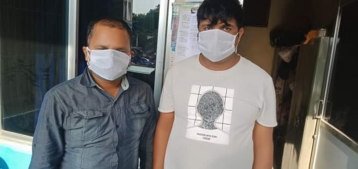 सेनिटाईजरको कालोबजारी गर्ने २ जना इटहरीबाट पक्राउ