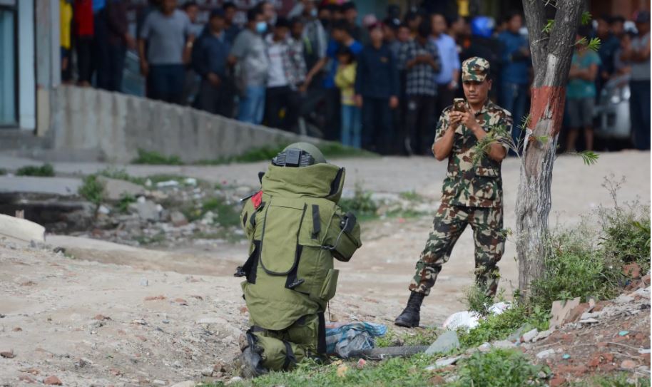 विप्लव कार्यकर्ताको कोठामा भेटिएको सकेट बम सेनाद्वारा डिस्पोज