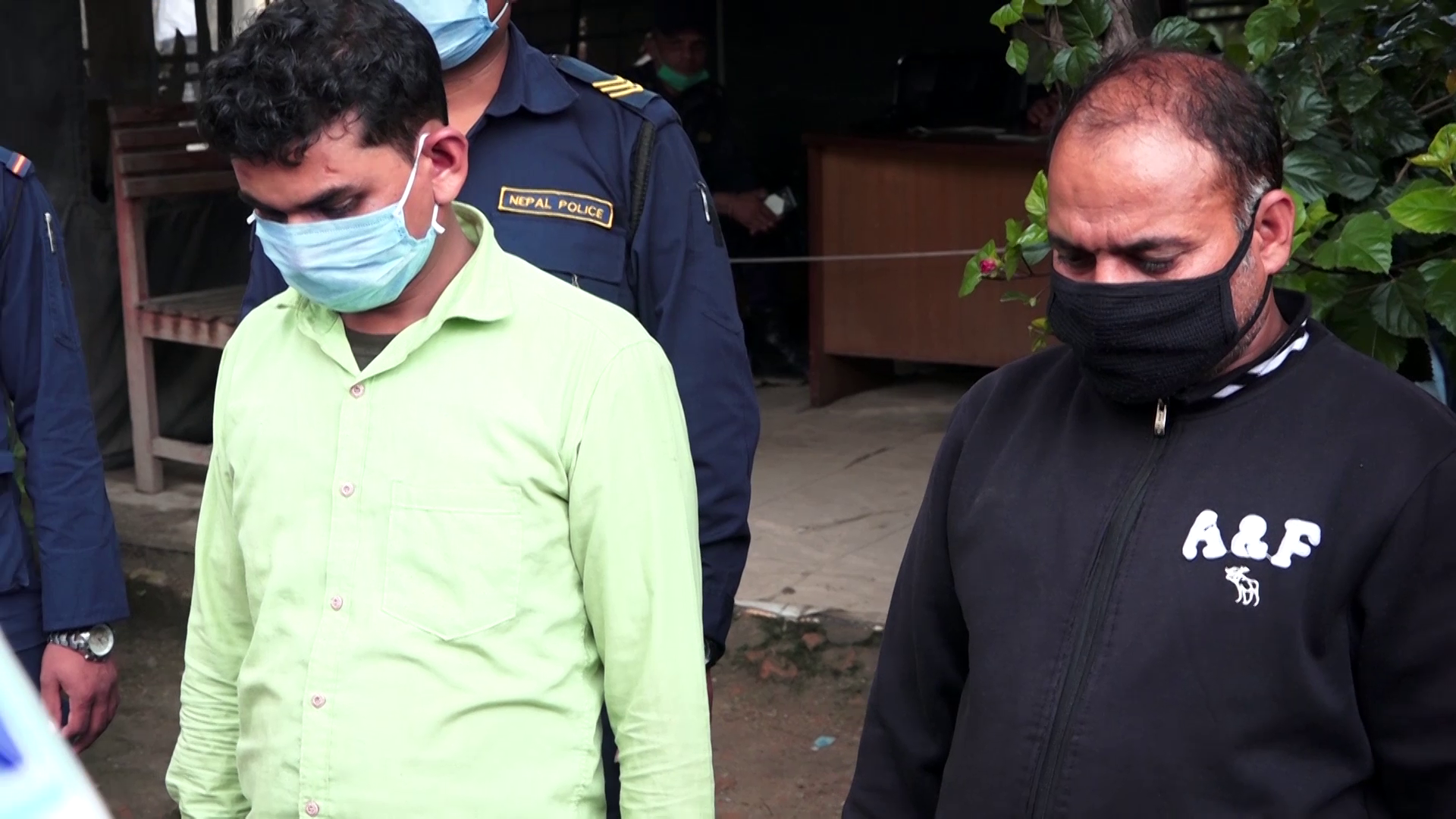 काठमाडौँमा एसिड प्रहार गर्ने २ युवक सार्वजनिक