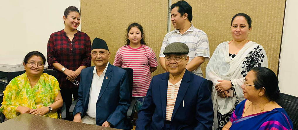 प्रधानमन्त्री ओली र गौतमबीच भेट, गाैतमकाे प्रस्तावमा ओली सकारात्मक