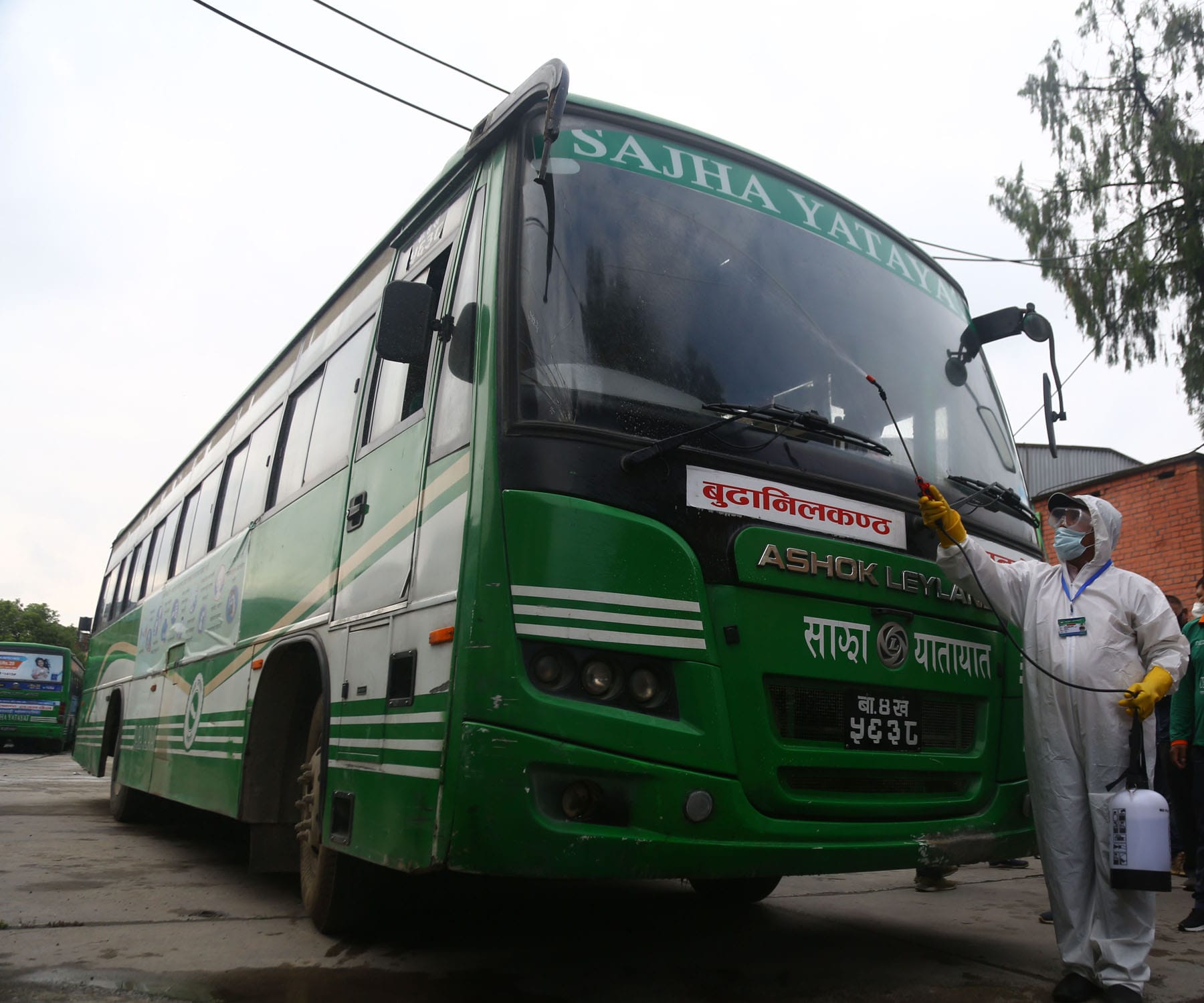 निषेधाज्ञामा हवाई यात्रा गर्ने यात्रुका लागि साझा बस चल्ने