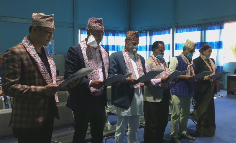 राखेपका नवनियुक्त बोर्ड सदस्यले लिए सपथ