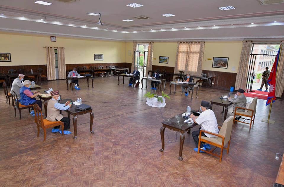 धकेलिँदै मन्त्रिमण्डल पुनर्गठन, पार्टीमा छलफल नै भएन