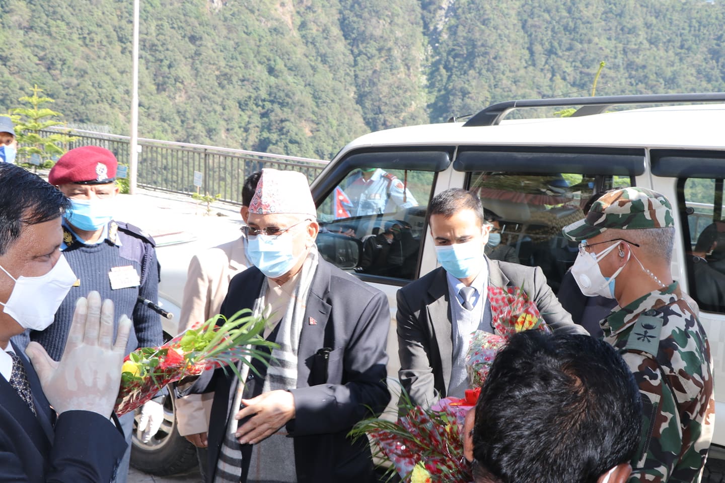 प्रधानमन्त्रीद्वारा किमाथाङ्का नाका र अरुण तेस्रोको अनुगमन